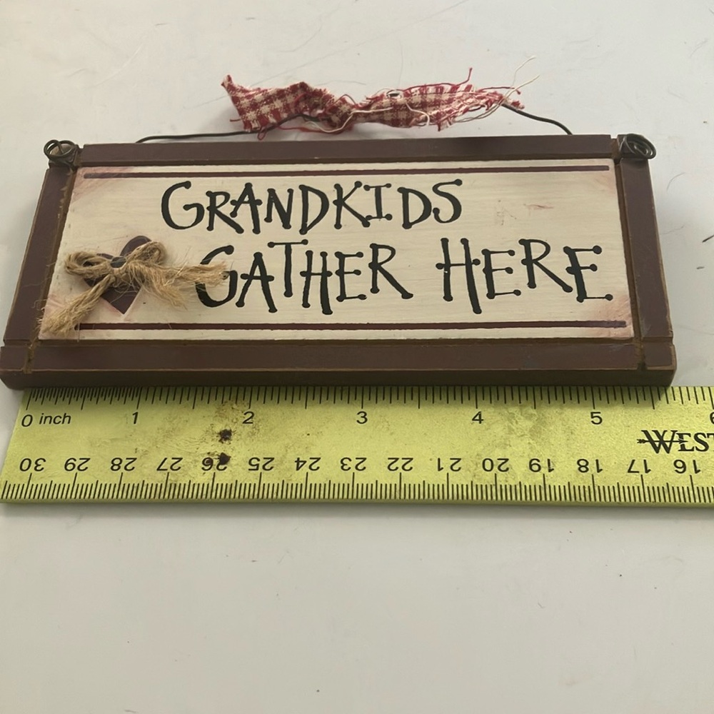 Grandkids gather here wall decor
